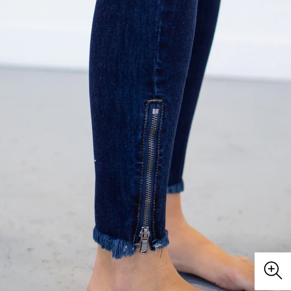 KANCAN Skinny Ankle Zip Distressed Knee Jeans Denim Size 5 / 26 - Picture 6 of 16
